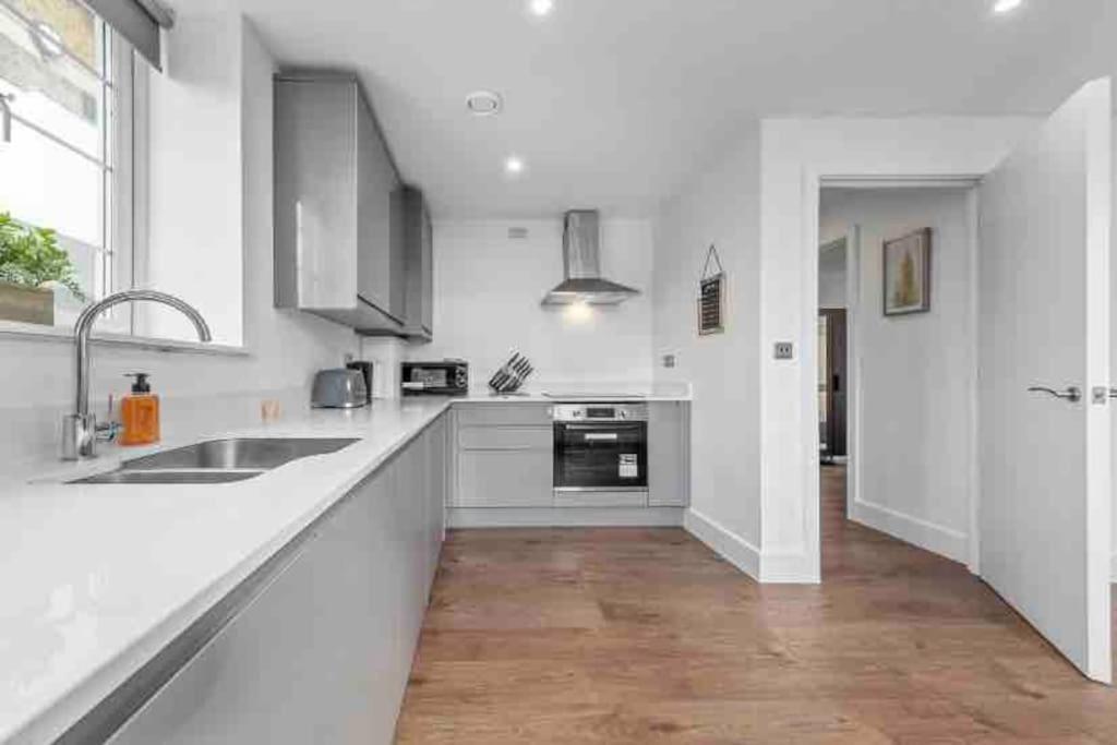 Appartamento Cozy Flat Near London Eye/ Victoria / Vauxhall Esterno foto