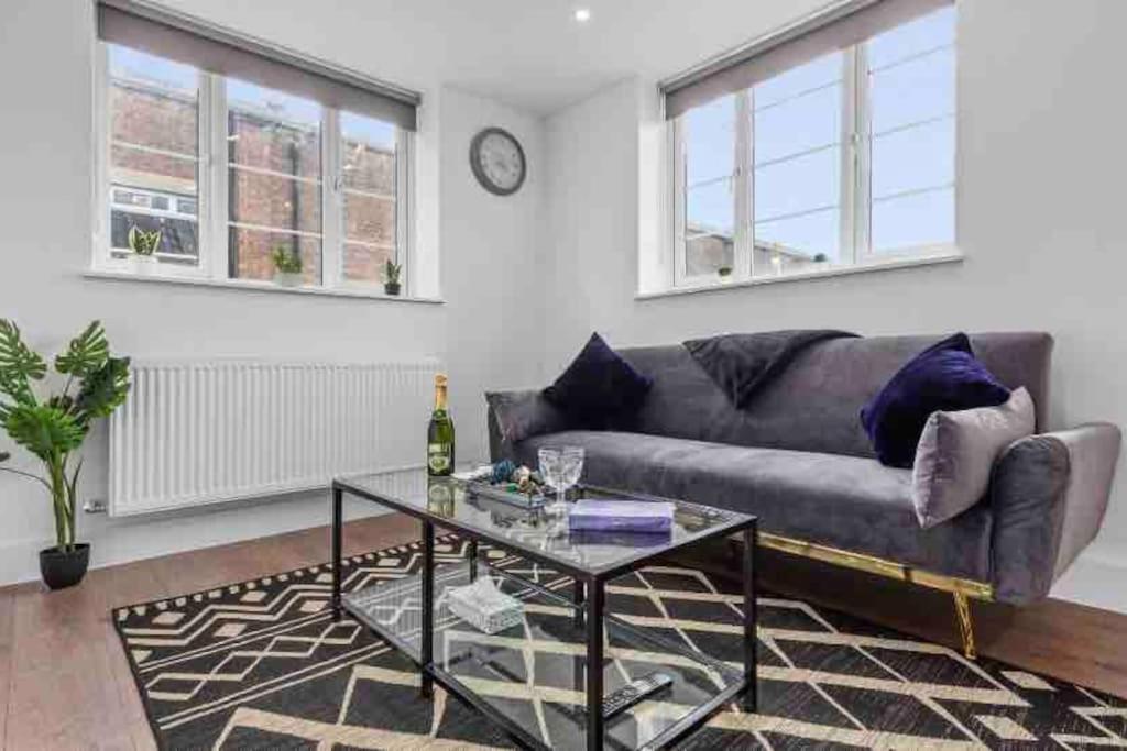 Appartamento Cozy Flat Near London Eye/ Victoria / Vauxhall Esterno foto