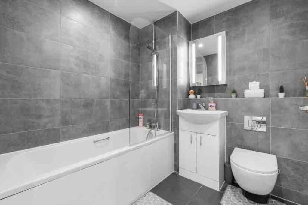 Appartamento Cozy Flat Near London Eye/ Victoria / Vauxhall Esterno foto